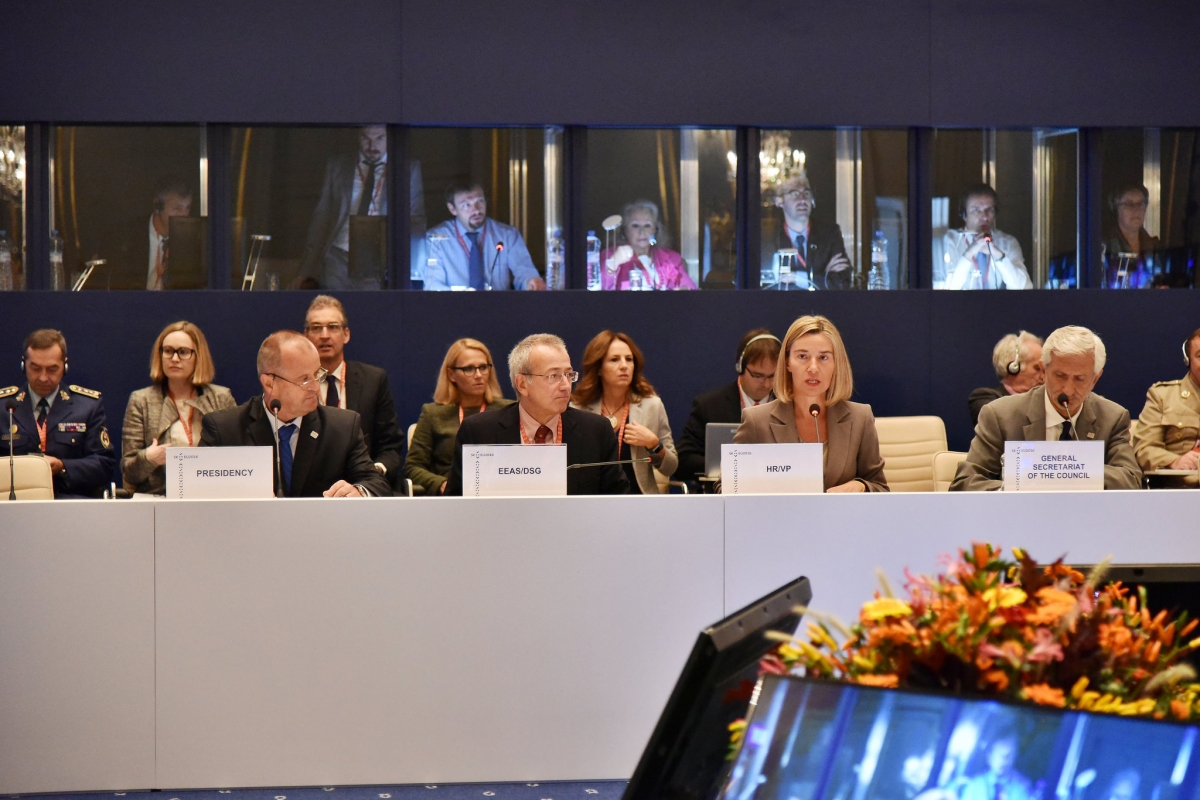 S ministry obrany jednala vysoká představitelka EU pro zahraniční věci a bezpečnostní ekonomiku Federica Mogherini