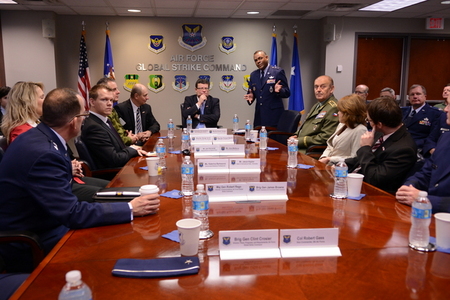 Briefing velitele, gen. Thomase, o úkolech AF Global Strike Command