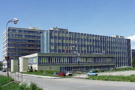 Vědci z Hradce Králové začnou vyvíjet vakcínu proti tularémii. Projekt zaplatí USA