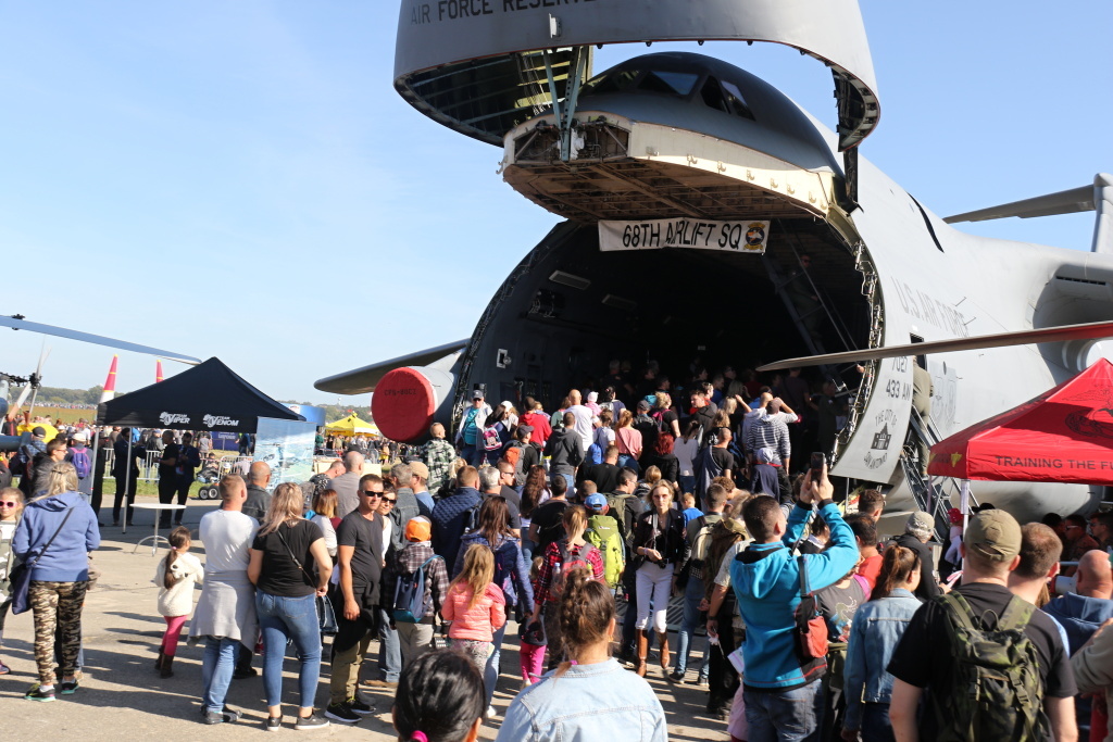 C-5 Globemaster je skutečným obrem.