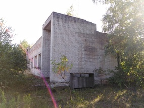 Částečně zastavěný pozemek s budovou bývalé umývárny sovětských vojsk v Ploužnici pod Ralskem