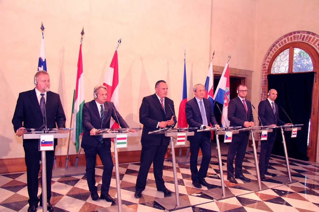 Z tiskové konference po jednání