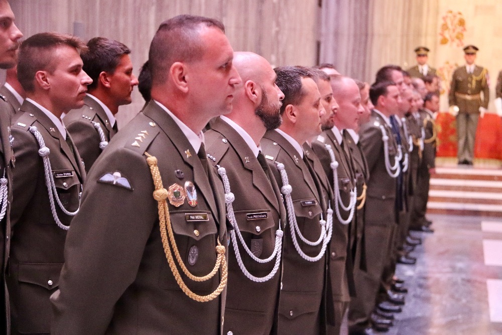 Celkem bylo na Vítkově dekorováno 70 mužů a žen