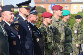 Ceremonie se zúčastnila i řada příslušníků ozbrojených složek a IZS