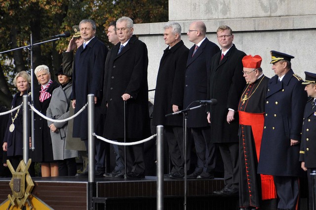 Čestní hosté na tribuně