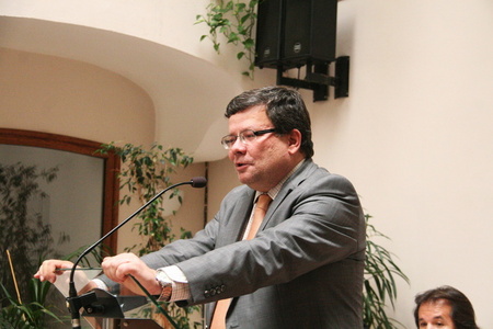 Ministr obrany Alexandr Vondra při projevu