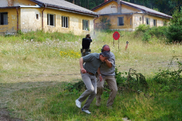 Chráněná osoba při přesunu za podpůrné palby