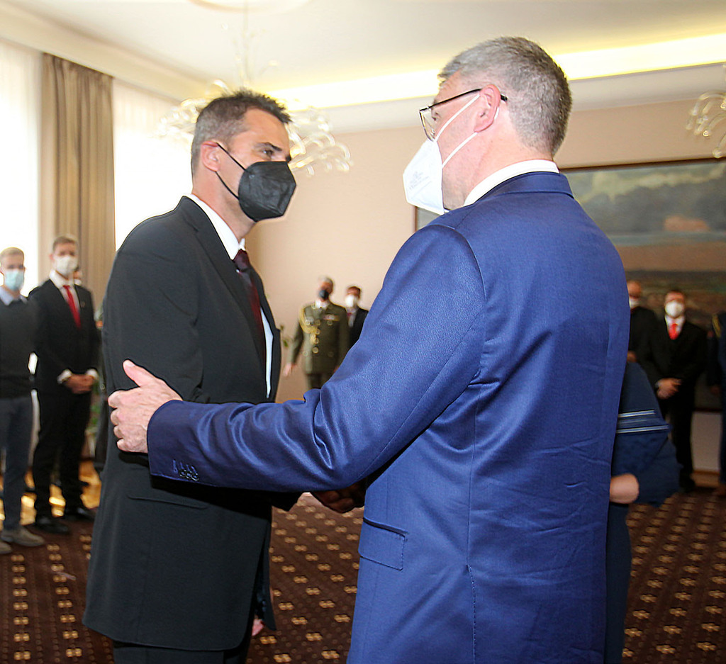 Ministr obrany ocenil olympioniky a parašutisty ASC Dukla