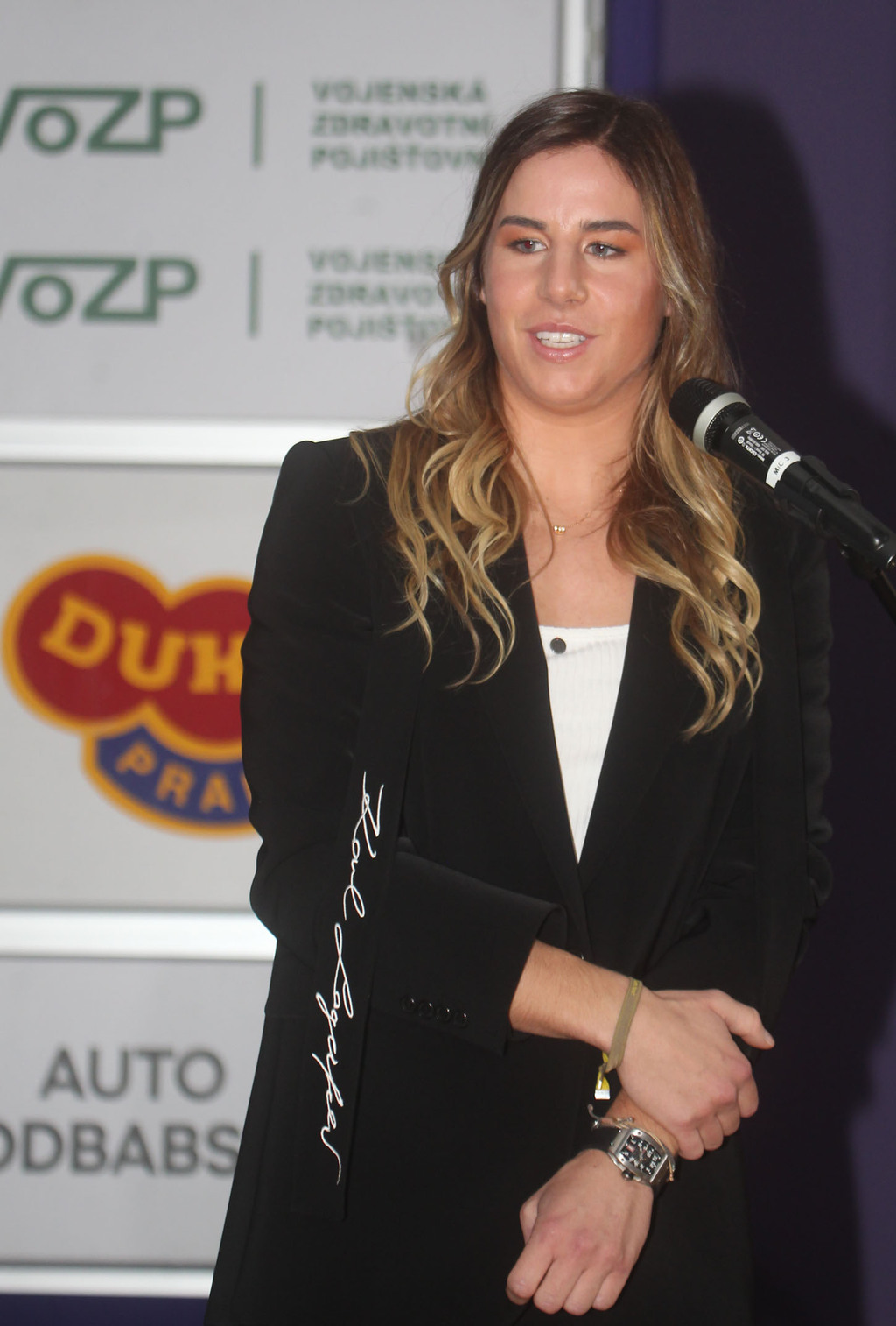 Nejlep m Arm dn m Sportovcem Roku Je Ester Ledeck Aplaus Sklidily I 