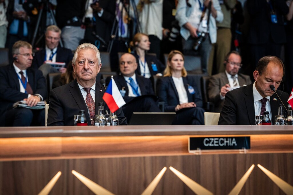 Českou republiku zastupoval ministr obrany Jaromír Zůna