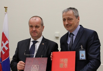 Ministr Stropnický se svým slovenským protějškem Peterem Gajdošem 