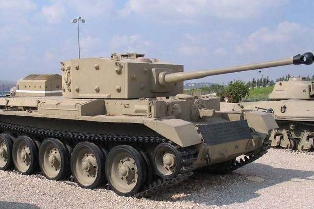 Britský tank Cromwell (1)