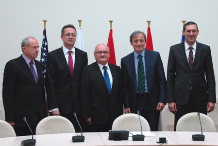 Čtyři státy včetně ČR budou společně cvičit piloty vrtulníků