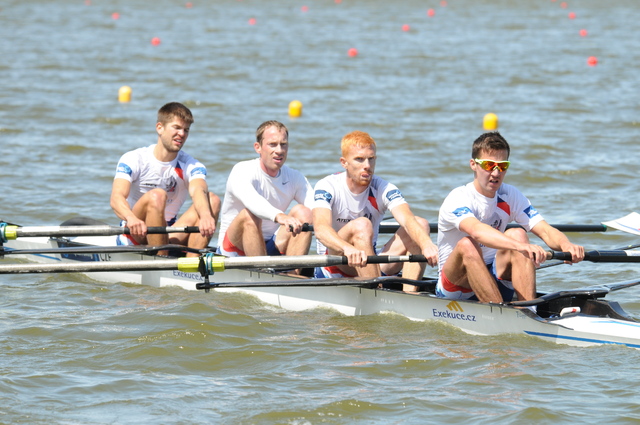 Čtyřka bez kormidelníka lehkých vah Michael Humpolec, Jiří Kopáč, Miroslav Vraštil ml., Jan Hájek (zprava) vyjela 7. místo.