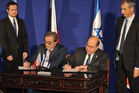 Ministr Stropnický podepsal v Izraeli dohodu o spolupráci (1)