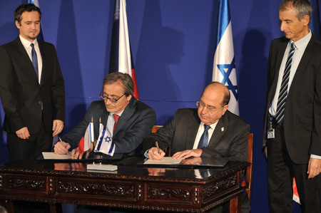 Ministr Stropnický podepsal v Izraeli dohodu o spolupráci