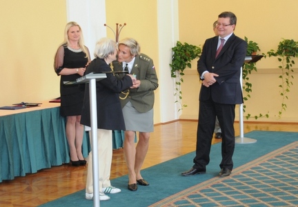 Dana Zátopková věnovala Báře zlatou medaili E. a D. Zátopkových