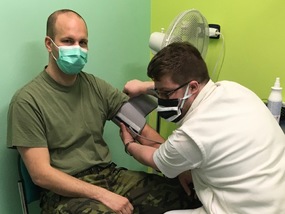 Dárci je odebráno 450 ml krve během 5-10 minut.