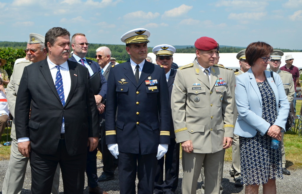 Pietního aktu se vedle náměstkyně Aleny Netolické a brig. gen. Miroslava Hlaváče účastnil také předseda Československé obce legionářské plk. v.z. Pavel Budinský