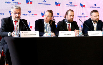 Konferenci završila debata politiků o obraně, kterou vedl ministr obrany Lubomír Metnar