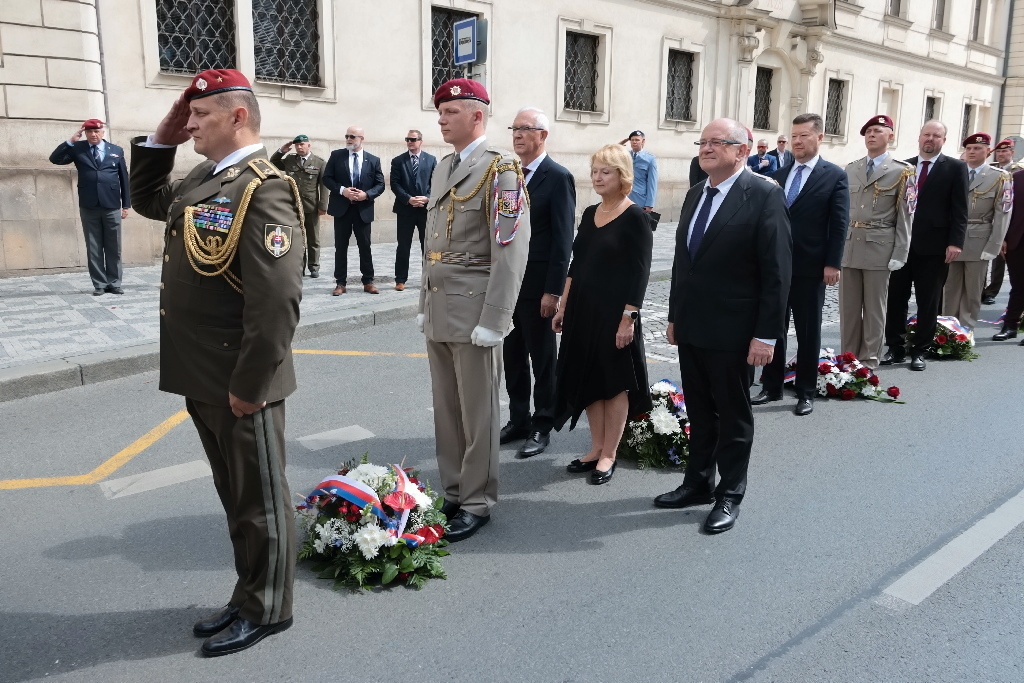 Česká republika si připomíná hrdinný boj parašutistů v kryptě pravoslavného kostela sv. Cyrila a Metoděje
