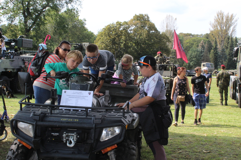 Děti lákala k prohlídce nejen vojenská technika