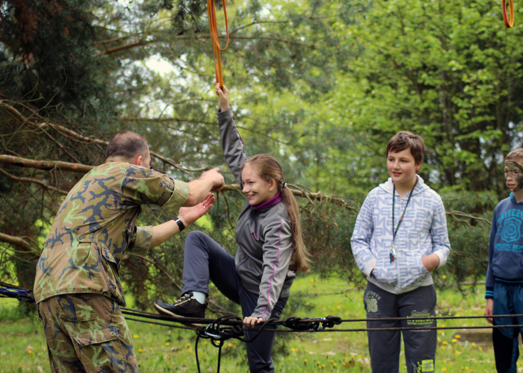 Děti musely přkonávat různé překážky