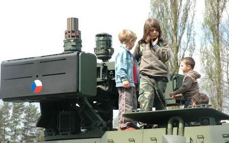 Plzeňské Slavnosti svobody zahájila armádní prezentace v Lobzích