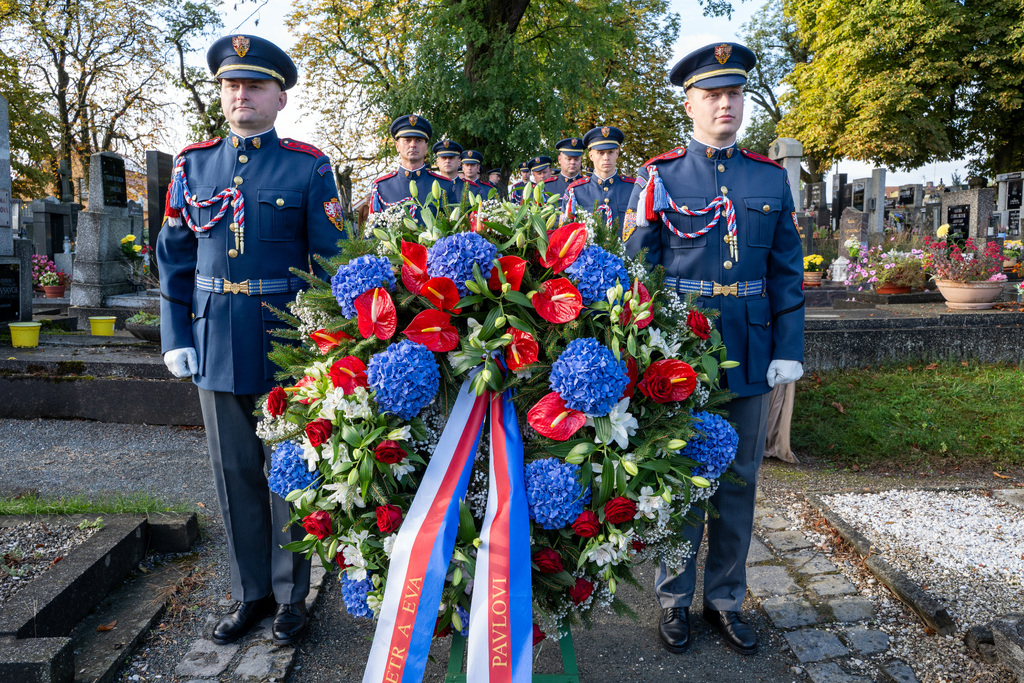 Ministr obrany se dnes zúčastnil pietního aktu v Lánech. Setkání připomnělo 89 let od smrti T. G. Masaryka