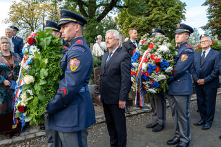 Ministr obrany se dnes zúčastnil pietního aktu v Lánech. Setkání připomnělo 89 let od smrti T. G. Masaryka