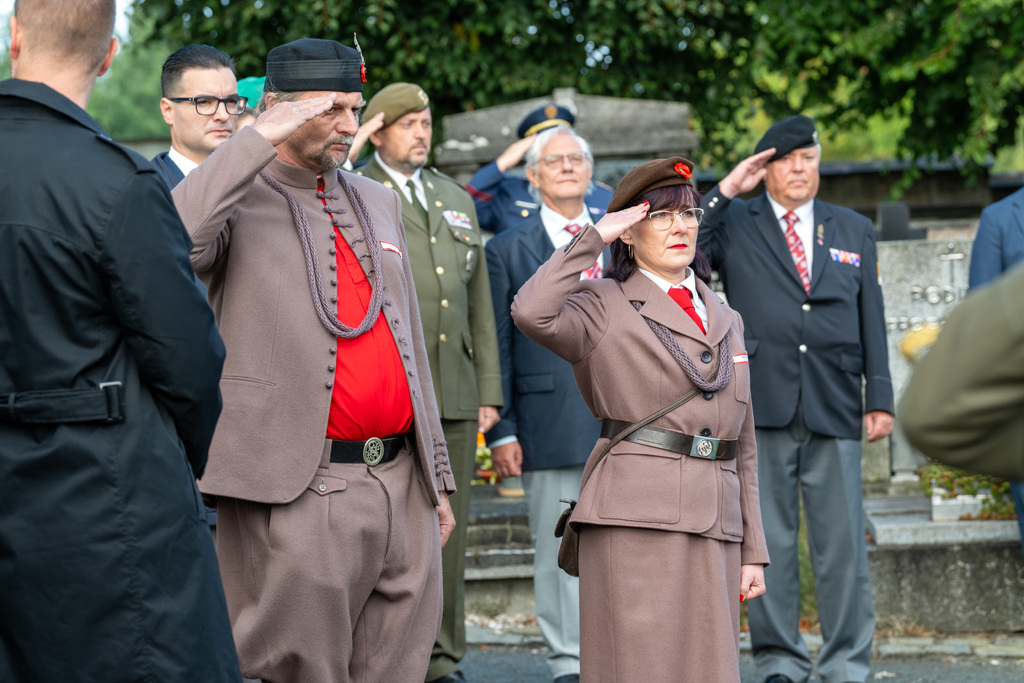 Ministr obrany se dnes zúčastnil pietního aktu v Lánech. Setkání připomnělo 89 let od smrti T. G. Masaryka