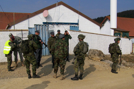 Arrangement talks with Afghan National Police personnel