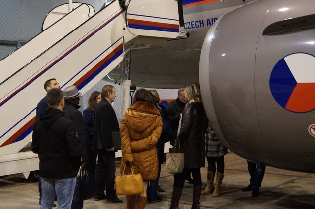 Po formální části využila delegace zastupitelů nabídky velitele prohlédnout si letoun Airbus A-319 CJ