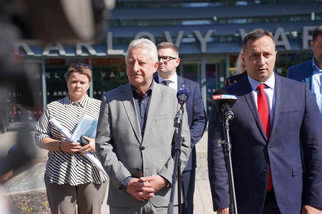 Tisková konference ministra a hejtmana