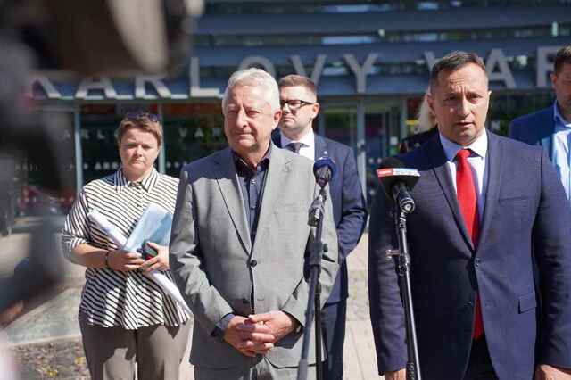 Tisková konference ministra a hejtmana