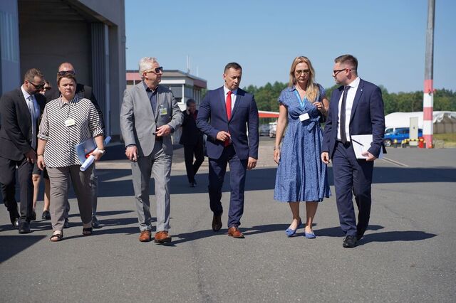 Prohlídka karlovarského letiště
