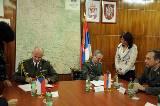 Podpis Protokolu o spolupráci  v oblasti vojenské geografie