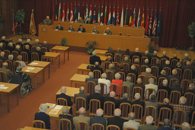 Váleční veteráni se setkali na Ministerstvu obrany 6
