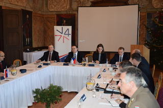 Národní ředitelé pro vyzbrojování států Visegrádské skupiny jednali na Komorním Hrádku 