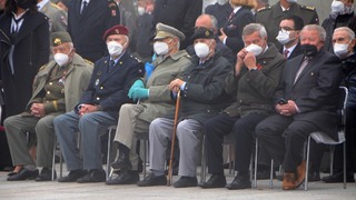 Významné výročí si na Vítkov přišli připomenout také váleční veteráni. Zcela vlevo generálmajor v.v. Miloslav Masopust, přímý účastník bojů 1. čs. armádního sboru v SSSR na východní frontě a při osvobozování vlasti. Jako velitel družstva 1. roty samostatného praporu samopalníků se zúčastnil bojů u Dukly.
