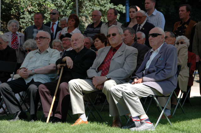 Hosté pietního shromáždění