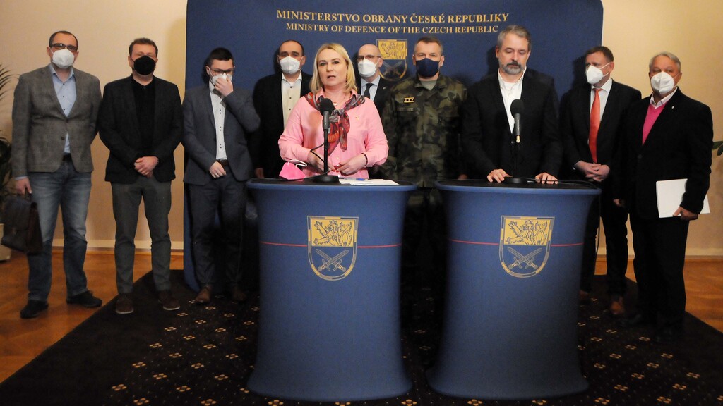 Čeští zbrojaři jsou připraveni navýšit kapacity pro dodávky Armádě ČR i pomoci Ukrajině