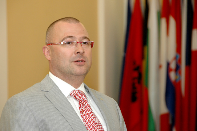 Ministr obrany předal resortní vyznamenání 2