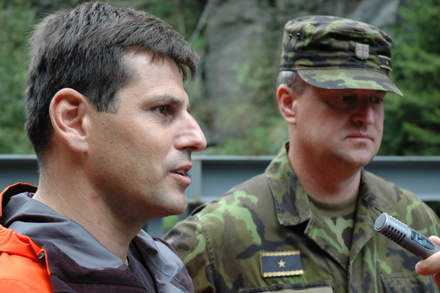NMO Michael Hrbata a 1. zástupce NGŠ AČR generál Miroslav Žižka