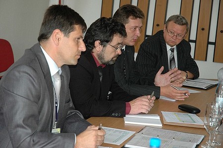 Slib intenzivně komunikovat s odbory Michael Hrbata plní