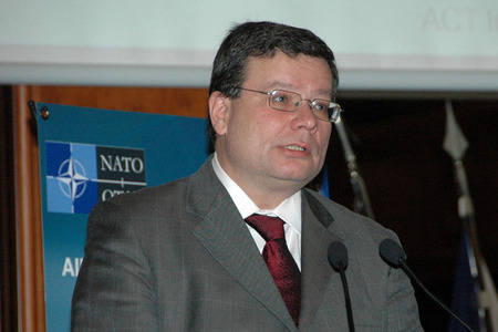 Alexandr Vondra na Industry Day: Protekcionismus je nákladný