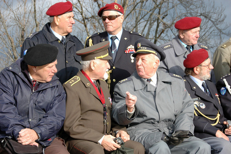 Slavnostního nástupu na Vítkově se zúčastnily desítky válečných veteránů