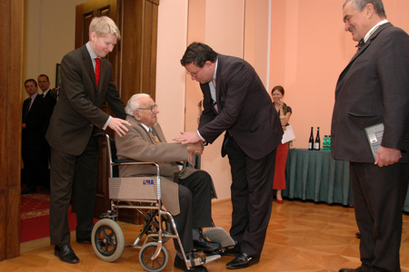 Před společným obědem
