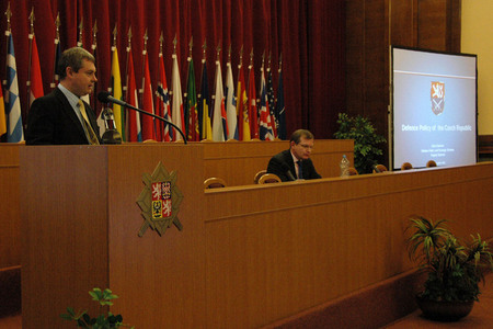 Prezentace Jiřího Šedivého a Libora Boleslava ze Sekce obranné politiky a strategie