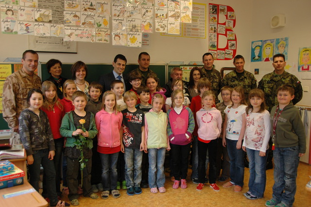Společné foto - 3. třída ZŠ a hosté